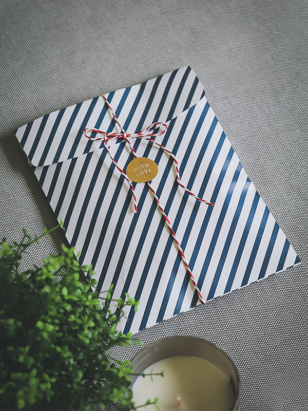 BLUE CANDY STRIPE POUCH WITH STICKER - PACK OF 10