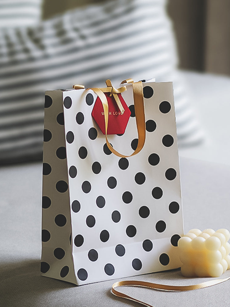 Black and white polka dot gift bag with hexagon gift tag, pack of 5